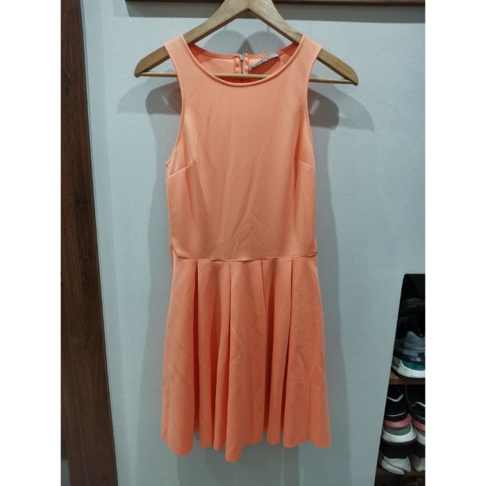 Rozkloszowana morelowa pomarańczowa sukienka M 38 Bershka