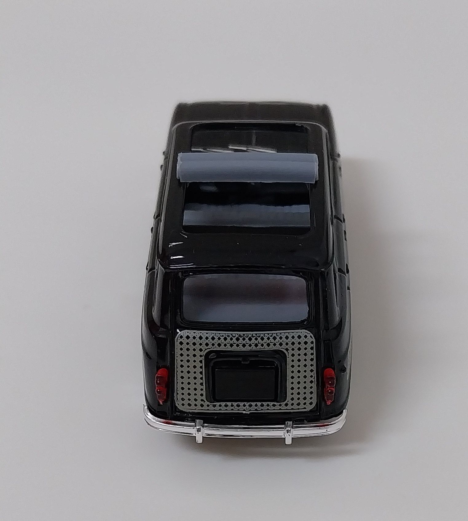 Miniatura da Solido Renault 4L em escala 1/43