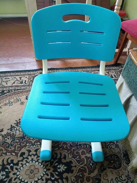 Дитяча парта зі стільцем