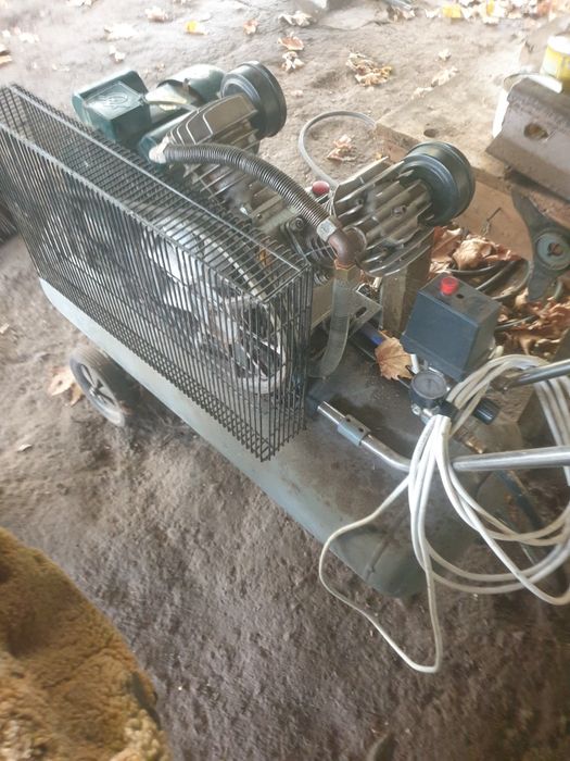 Компресор 500 литров.