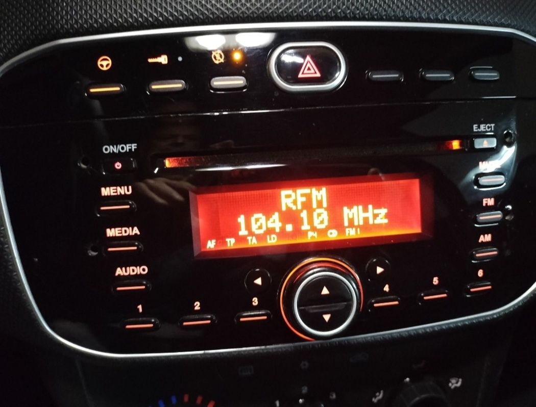 Auto rádio Fiat grande Punto 2013