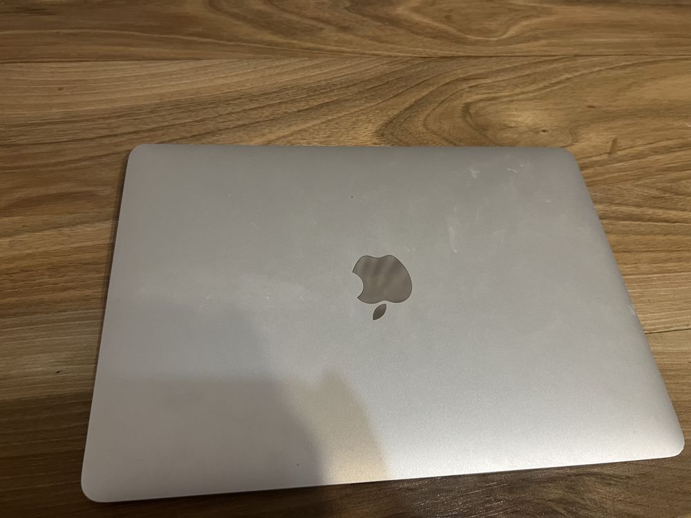 Apple Macbook Air