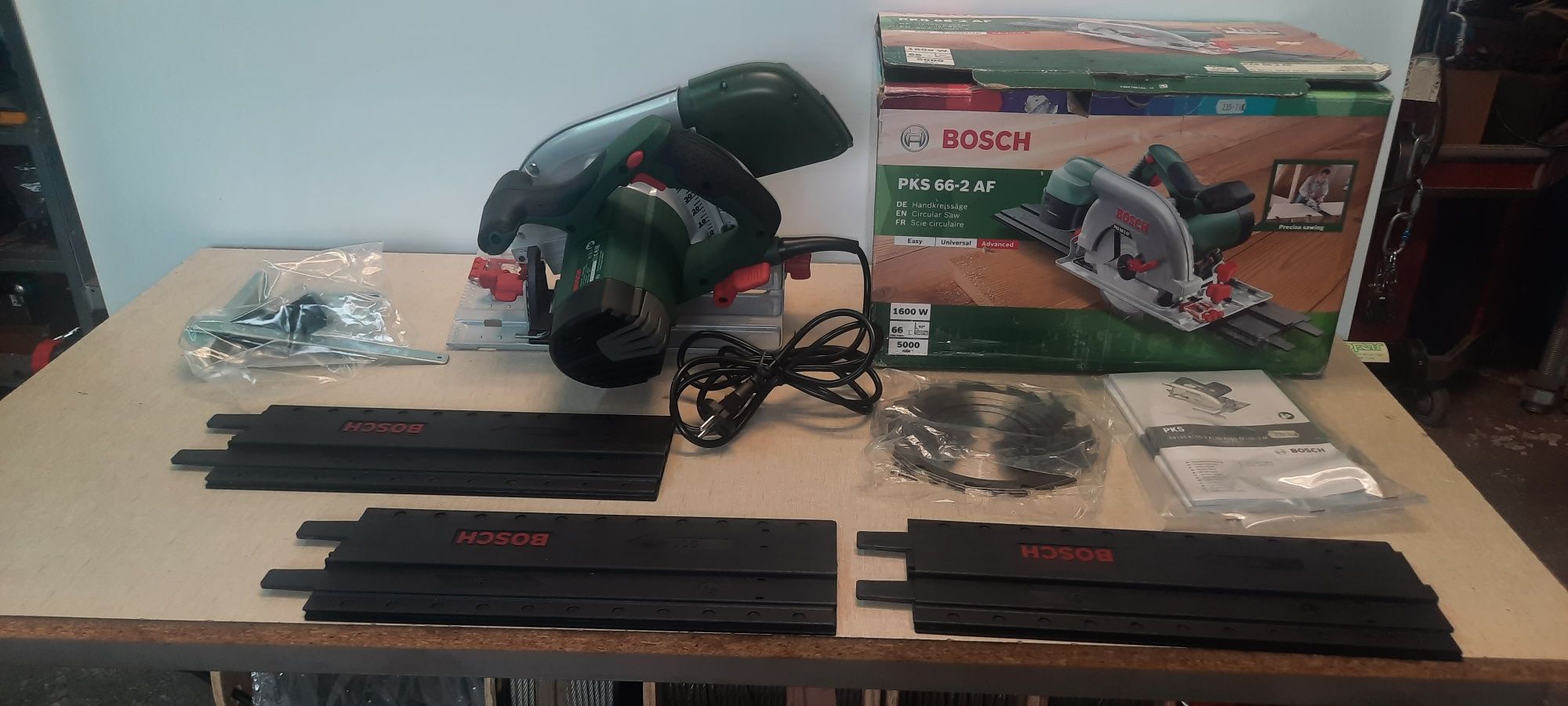 Serra circular BOSCH PKS 66-2AF com Guias