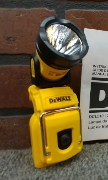 Аккумуляторный LED фонарь DEWALT DCL510 12v