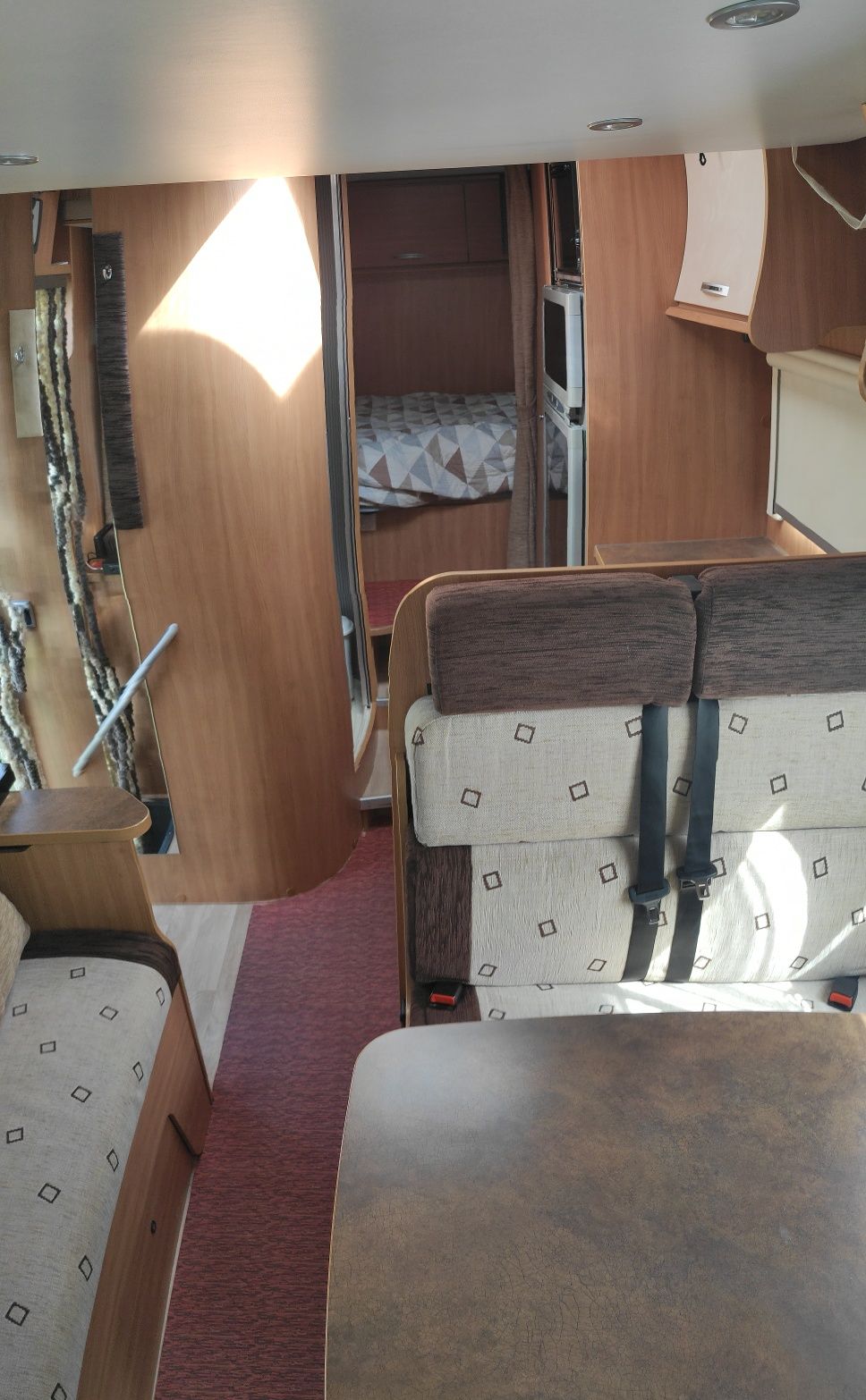 Autocaravana perfilada
98000 km
Ac na cabine
Inversor 
Ba