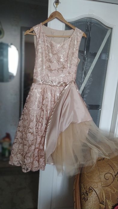 Нарядное платье аыходное