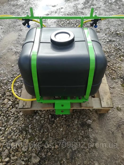 Продам оприскувач 12 вольт до мототрактора