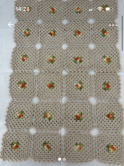 Varios conjuntos de naperons em crochet novos feitos a mao.