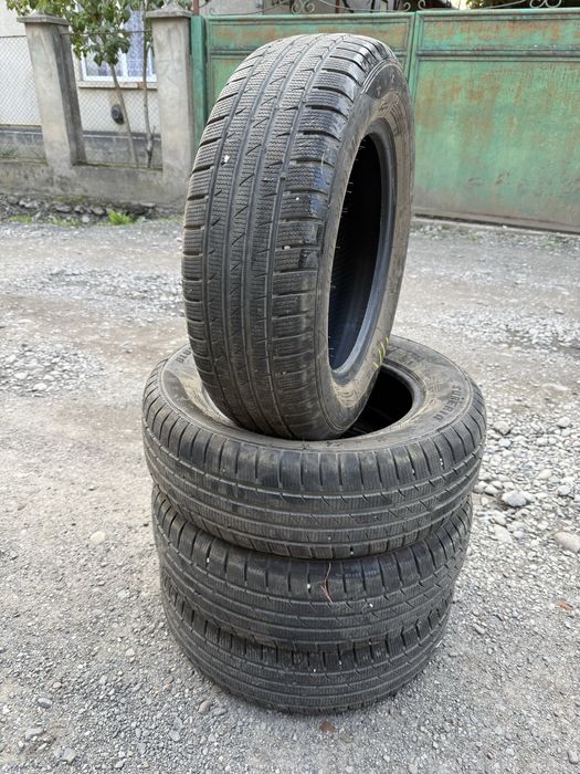Продам зимову резину 195/65R15