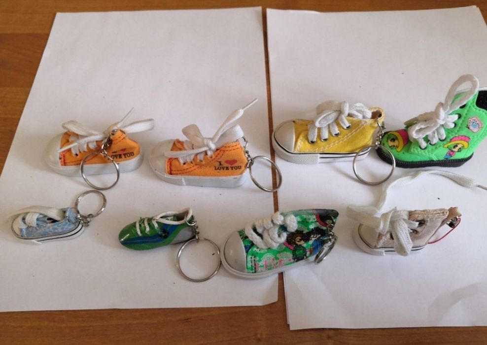 Breloczek but trampek - komplet