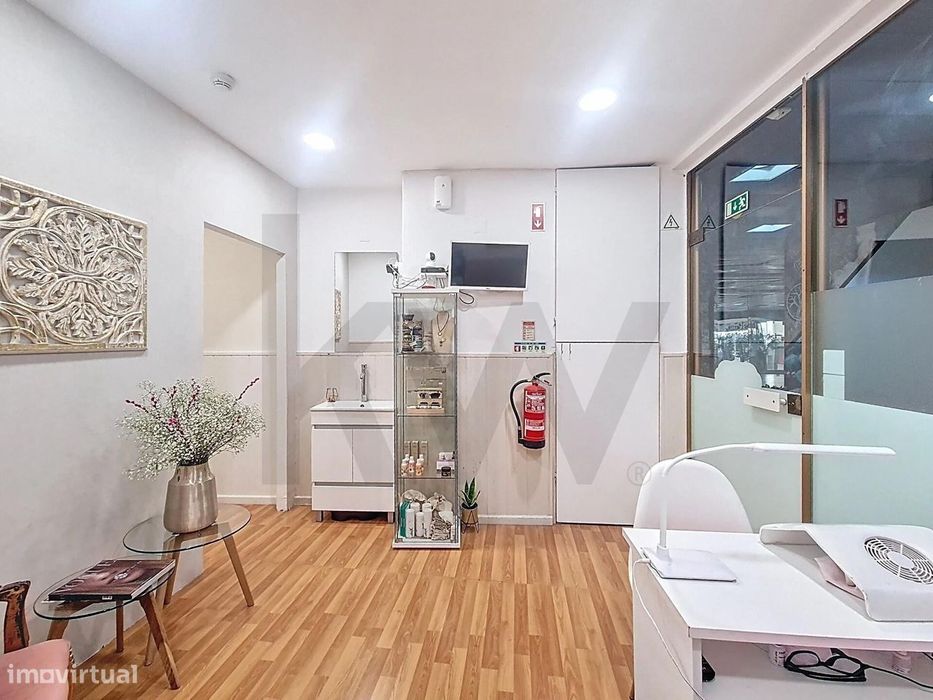 Salão de Estética de Prestígio no Estoril - Oportunidade de Negócio co