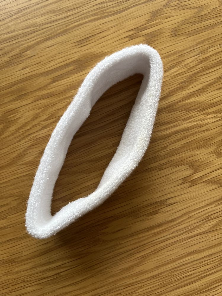 Biała opaska na głowę nike