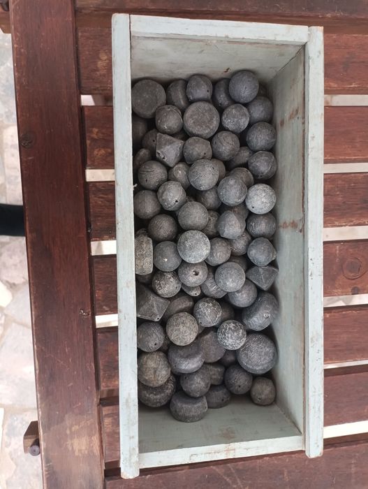 Caixa com imensas xumbadas para a pesca