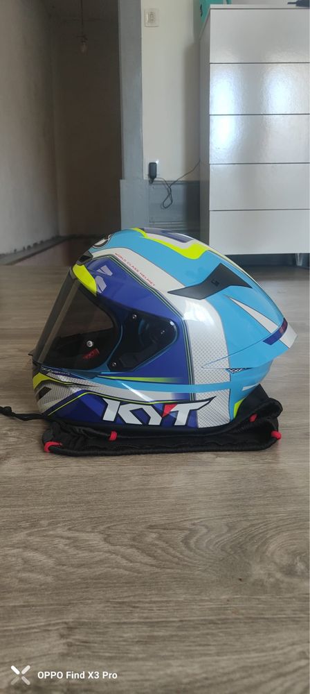 Vendo capacete novo marca KYT