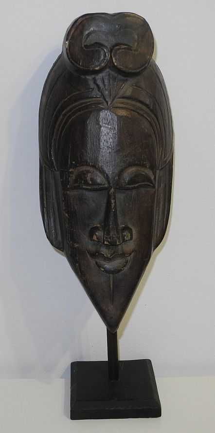 Stara maska - rzeźba afrykańska