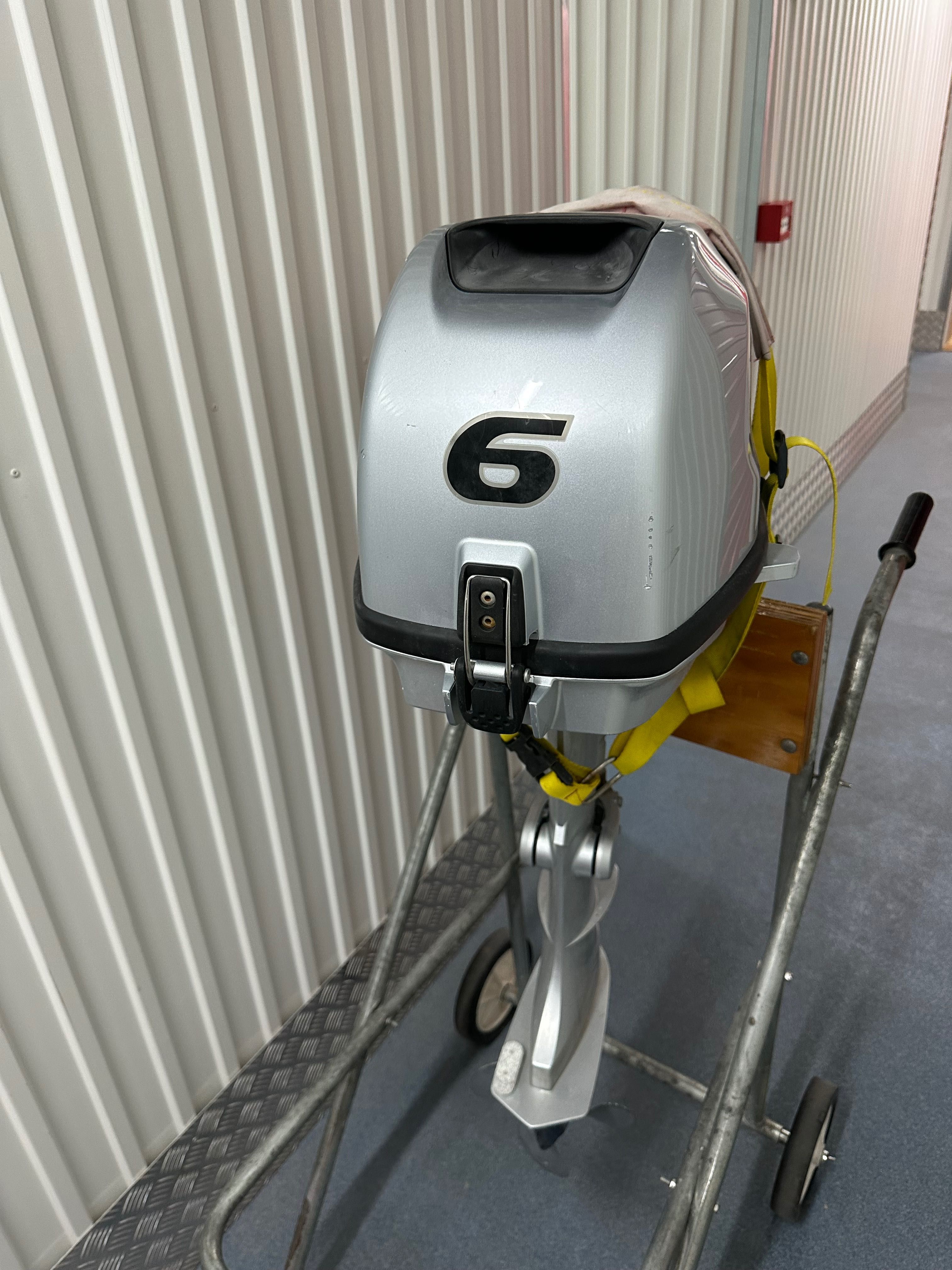Motor Fora de Borda Honda BF6 AH SH Muito pouco uso
