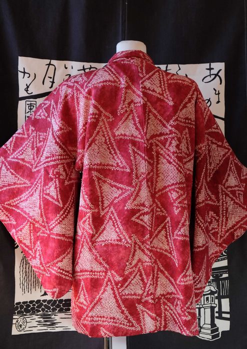 Haori japońska narzutka na kimono czerwone shibori trójkąty jedwab