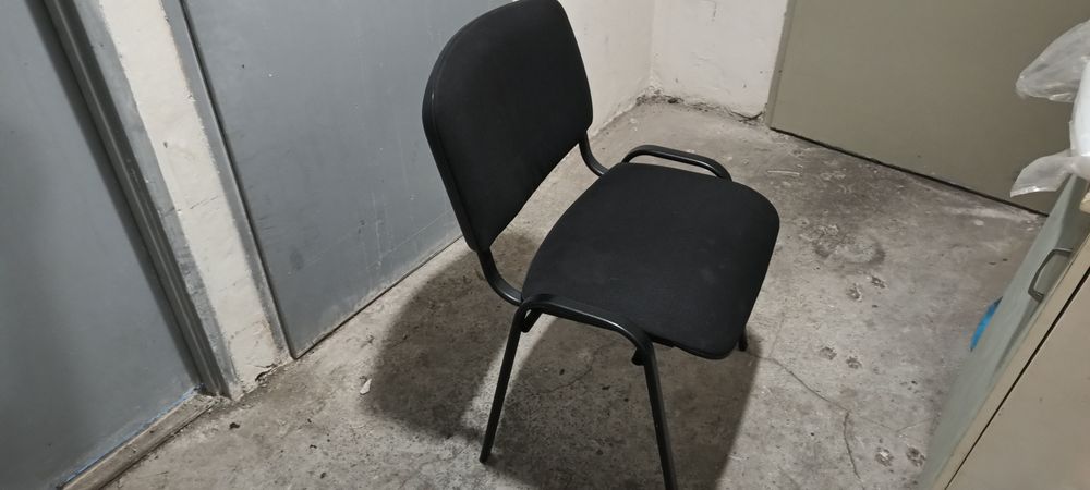 6 krzeseł konferencyjnych, tapicerowanych