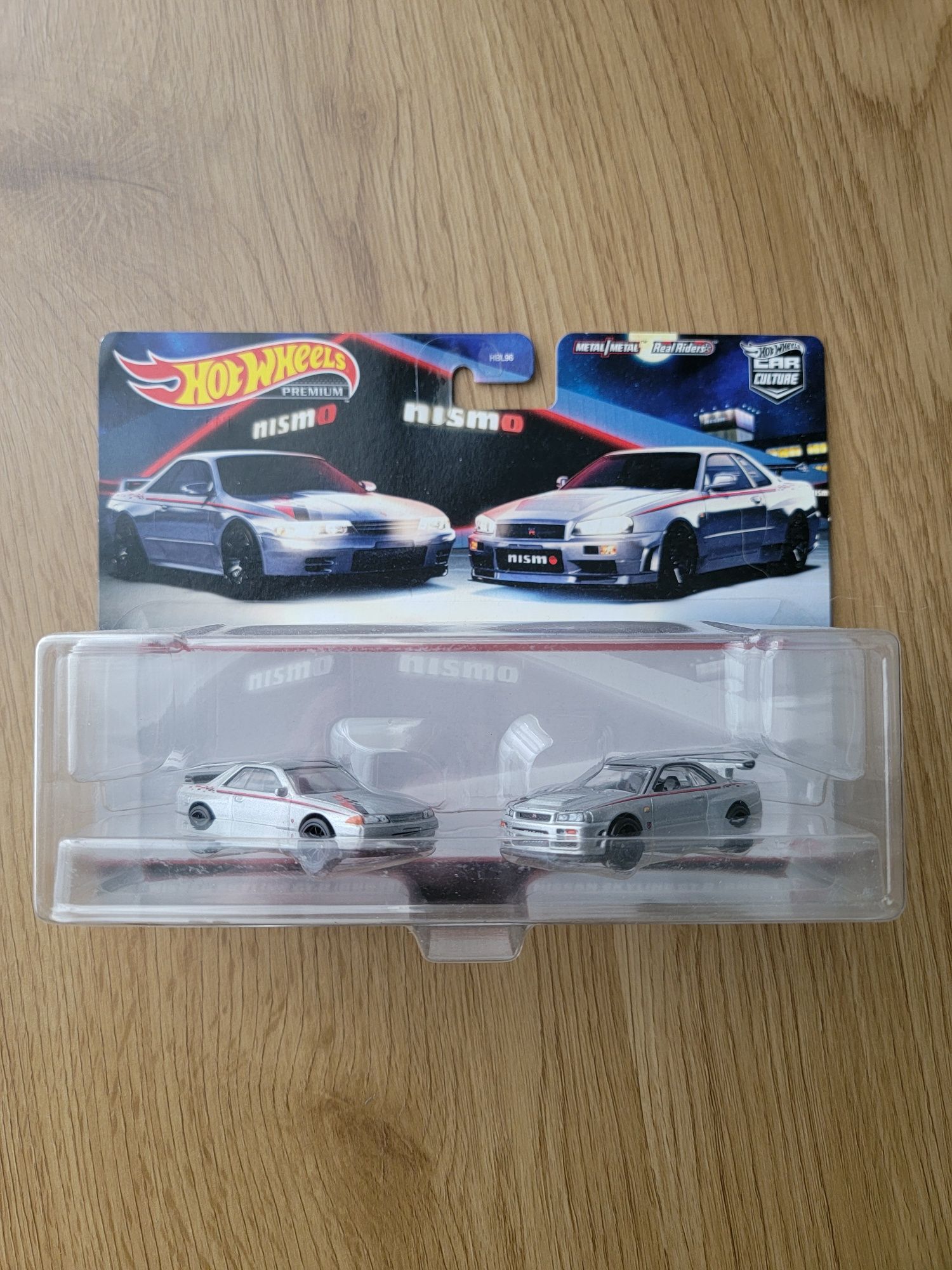 Hot wheels premium nissan skyline