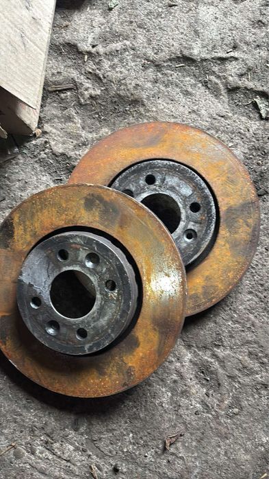 Передні гальмівні диски Меган Сценік 4/100