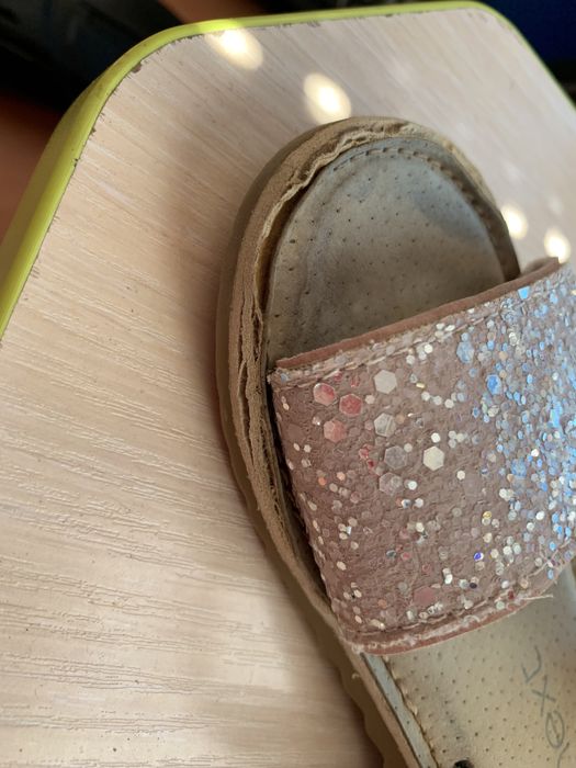 Босоніжки дитячи