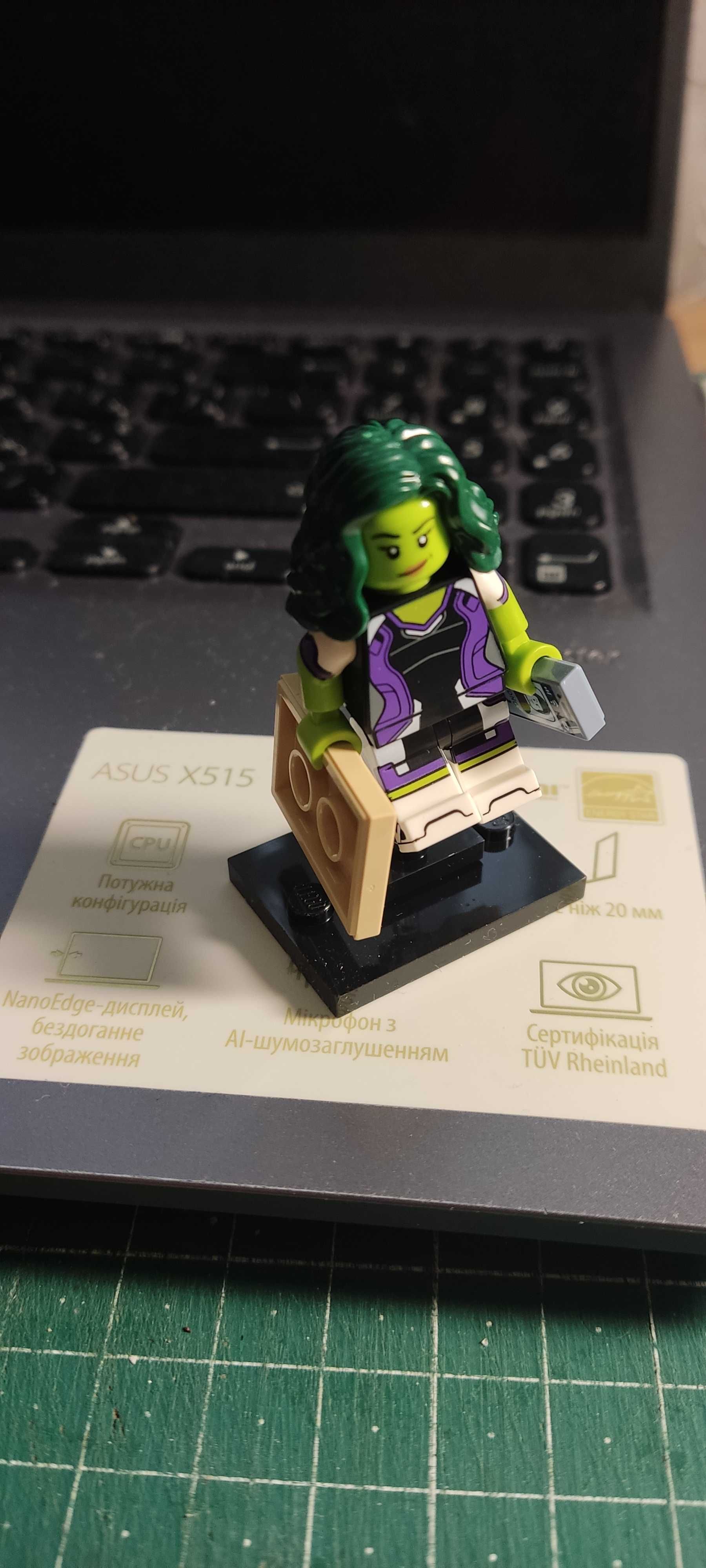 LEGO Marvel minifigures Женщина-Халк She-Hulk Продам или обменяю