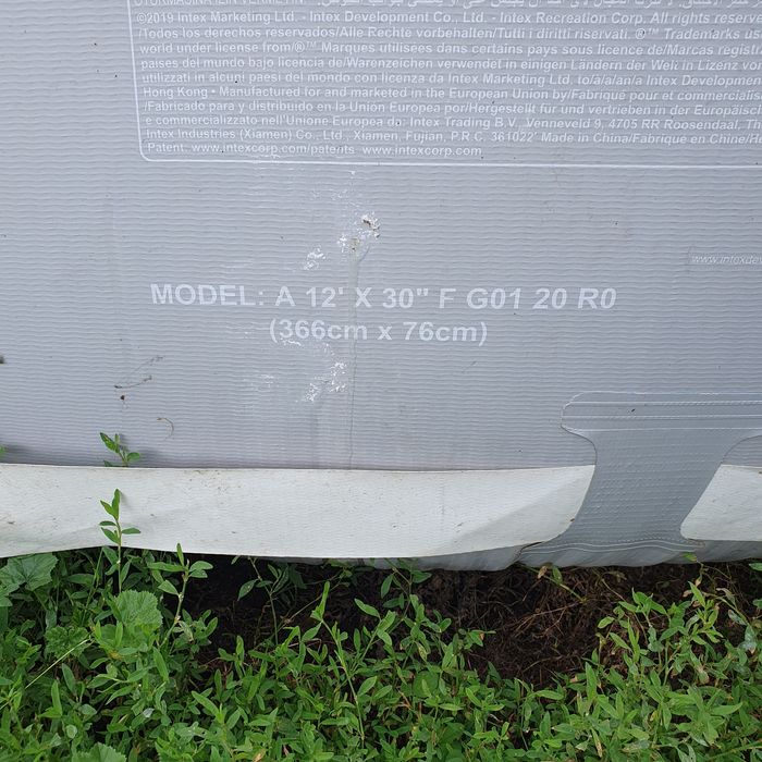 Basen stan jak na zdjęciach