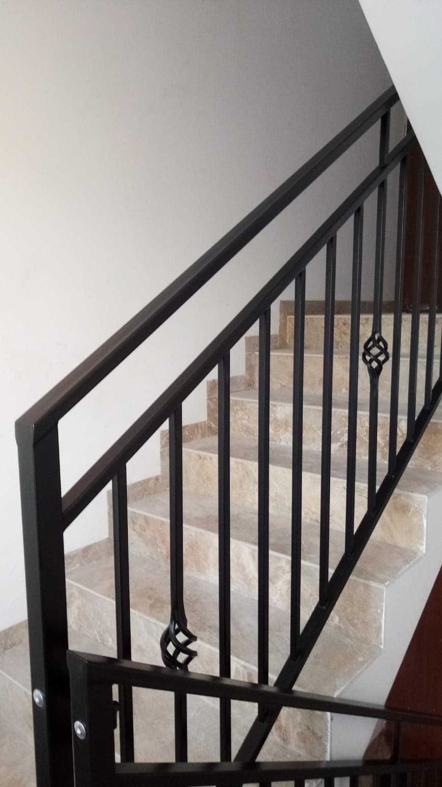 Balustrady wewnętrzne, zewnętrzne, schodki, barierki,  poręcze montaż