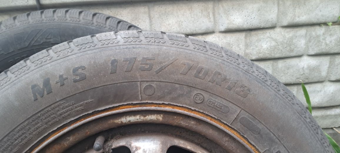 4xKoła - opony zimowe Sawa Eskimo 175/70R13 na felgach stalowych 4x100