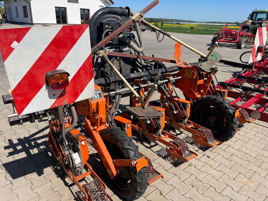 Siewnik do warzyw 6rzędowy Stanhay 785