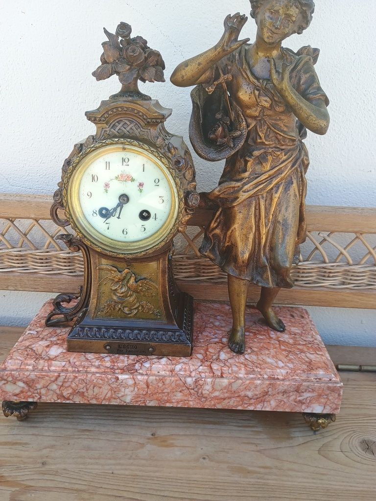 Wiszący zegar ścienny stary francuski kominkowy