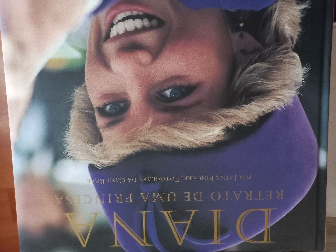 Livro sobre a vida de Diana