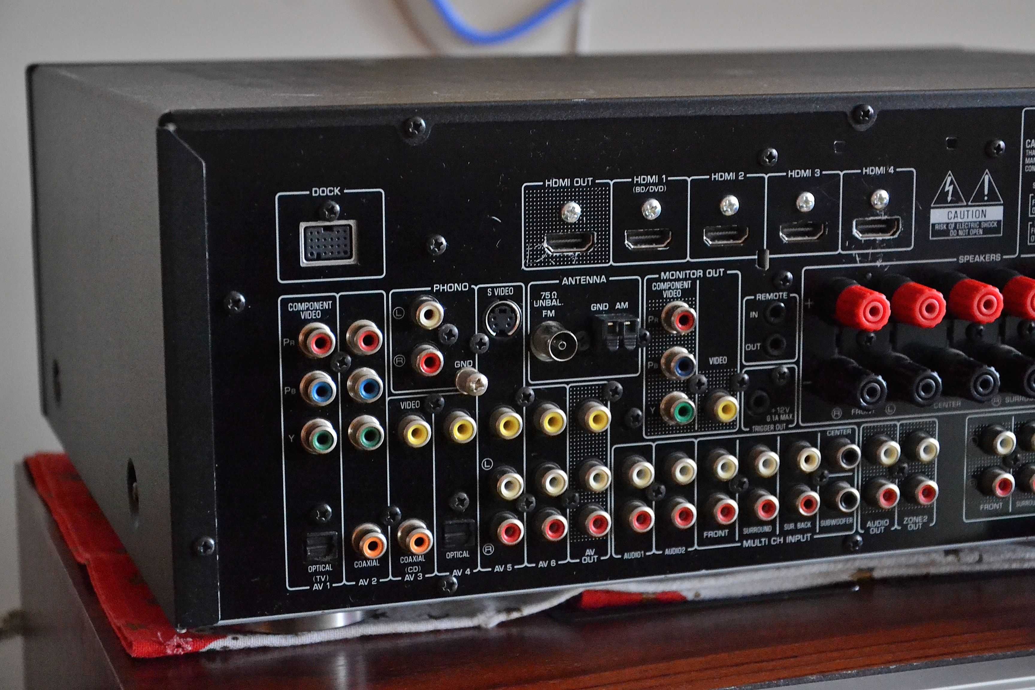Amplituner YAMAHA RX-V1065 - wysoki model - stan bdb