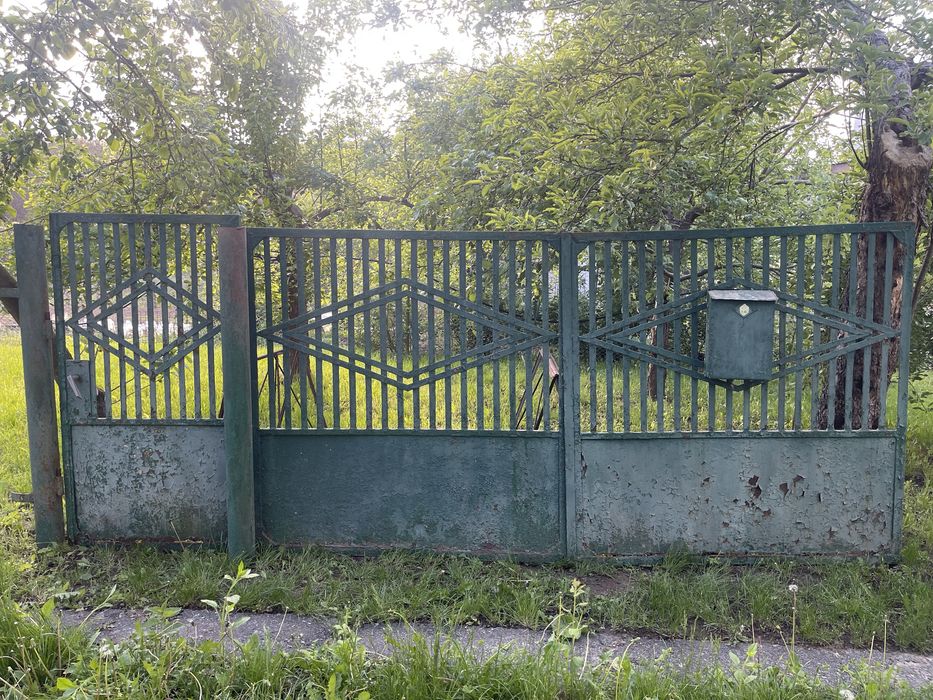 Продам ворота з каліткою і стовпами