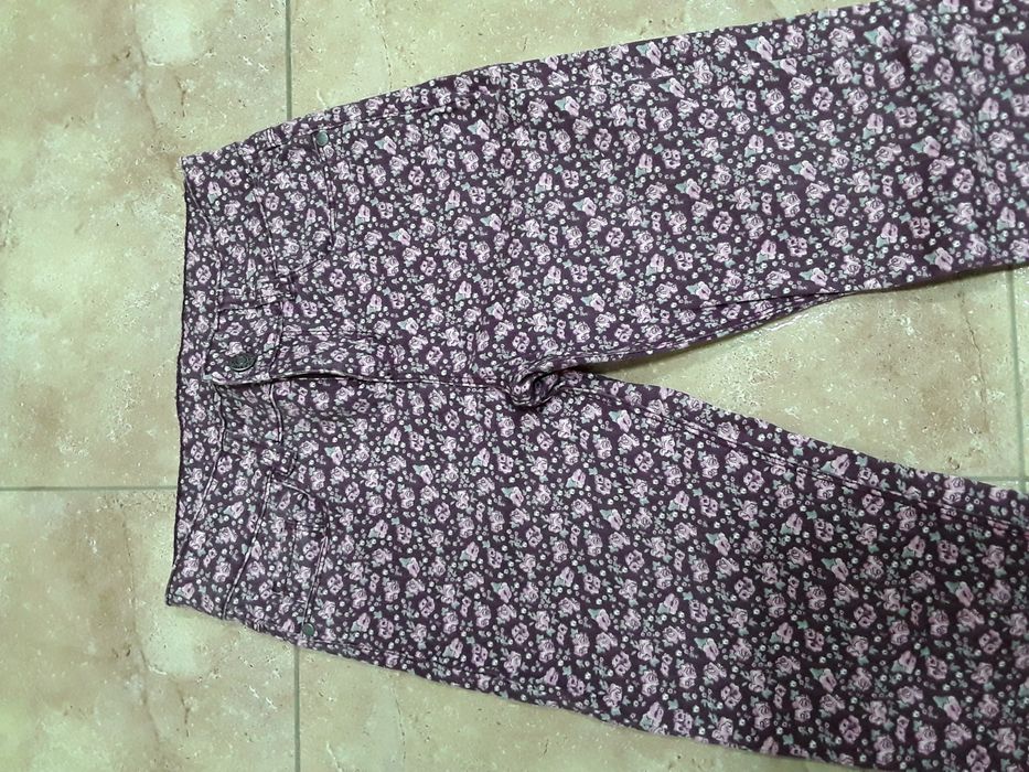 Calças as flores