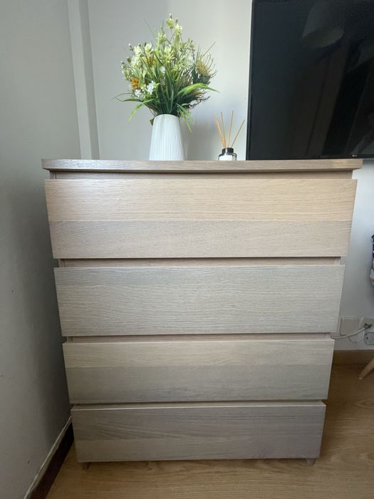 Comoda IKEA com 4 gavetas