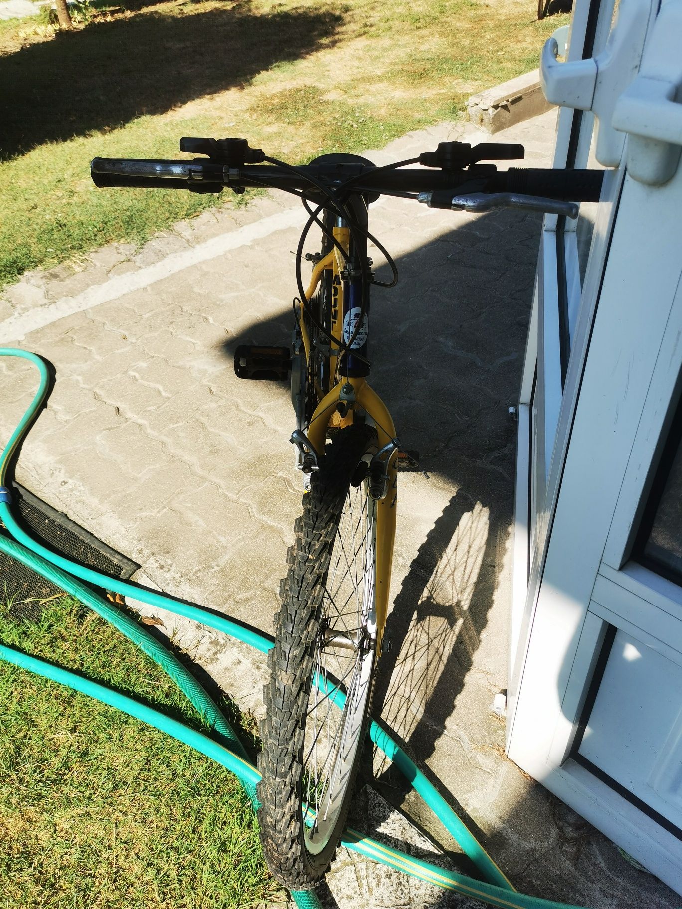 Bicicleta amarela