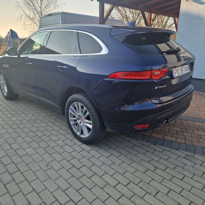 Jaguar f-pace 20,d  241 km R sport