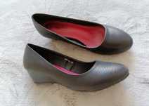 Buty, półbuty, czółenka na platformie r. 37