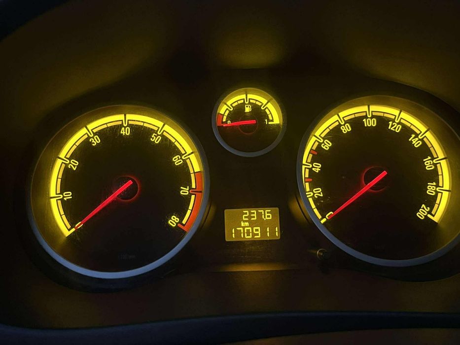 Opel corsa 2011 1.2