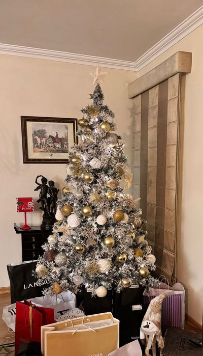 Árvore de Natal Branca com Efeito de Neve