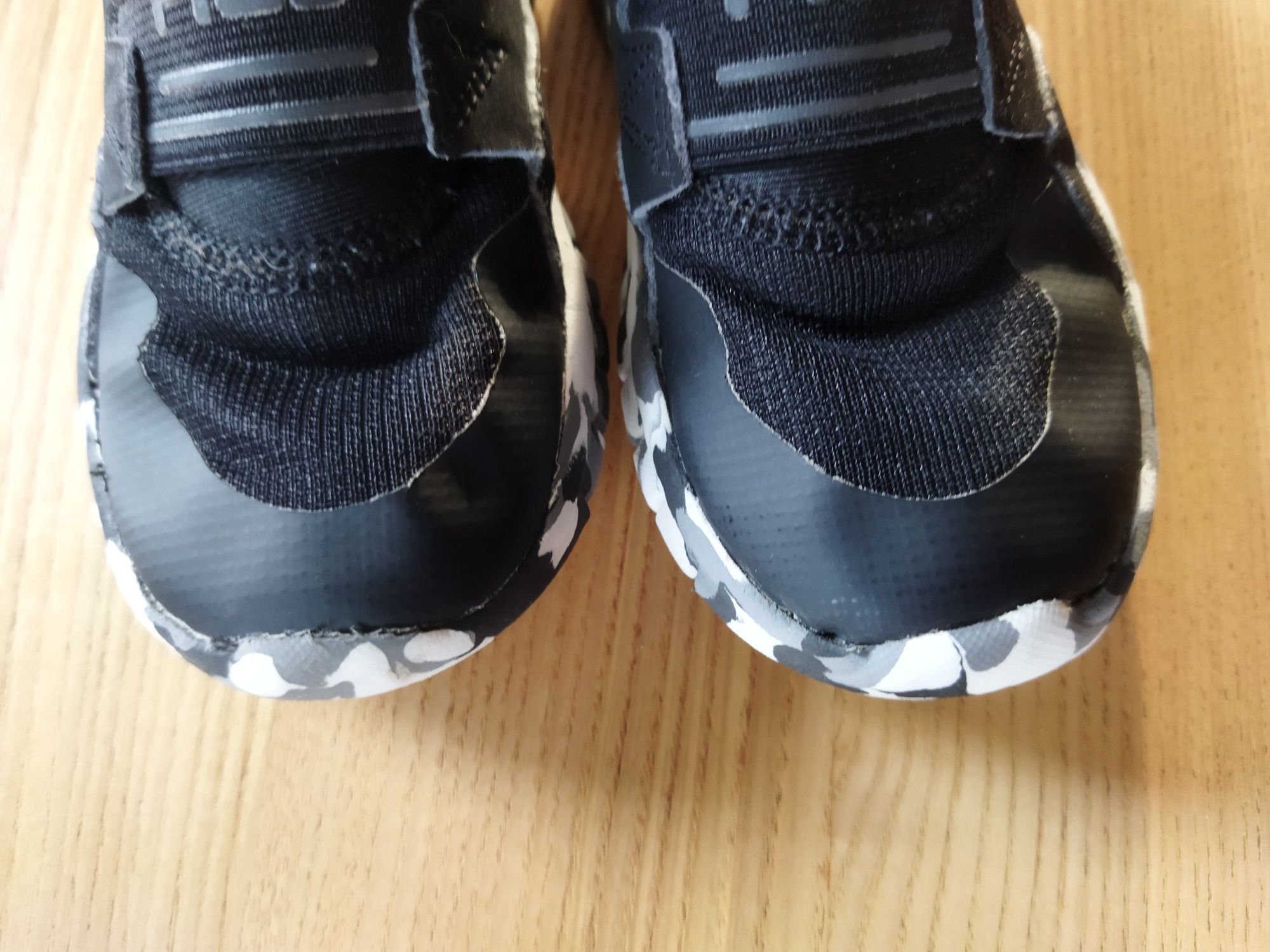 Buty adidasy wsuwane Fila