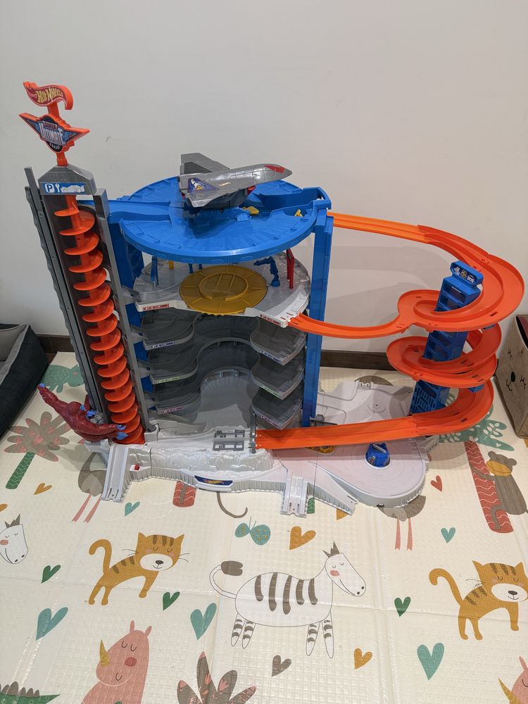 Super Ultimate Garage - Hot Wheels