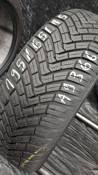 195/65/15 Continental All Season Contact 95V