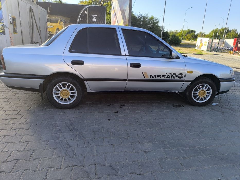 Nissan Sunny N14 1994