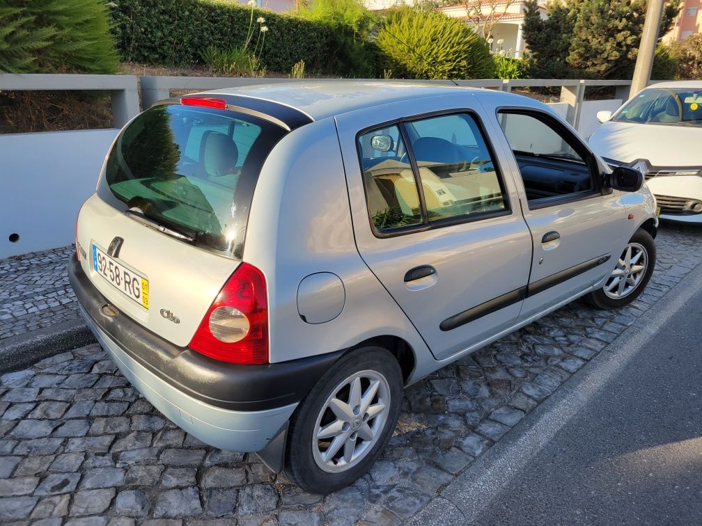 Renault Clio 2 1.9dTi RXE 80cv