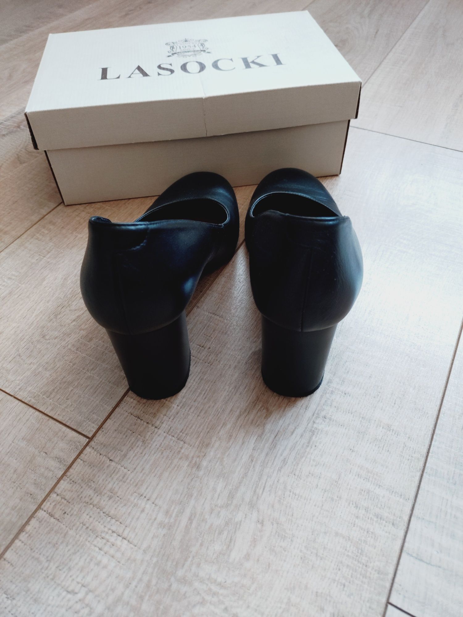 Buty na obcasie damskie Lasocki czółenka rozmiar 40