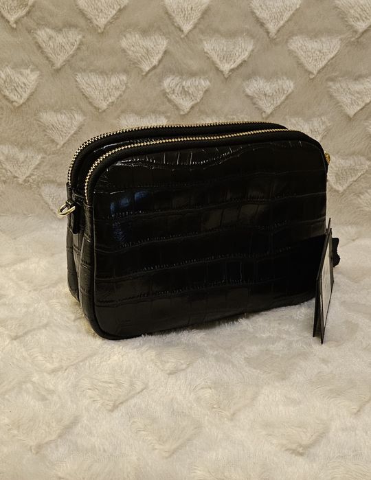 Czarna Piekna Torebka tłoczona w ponadczasowy krokodyli  wzór. Nowa!