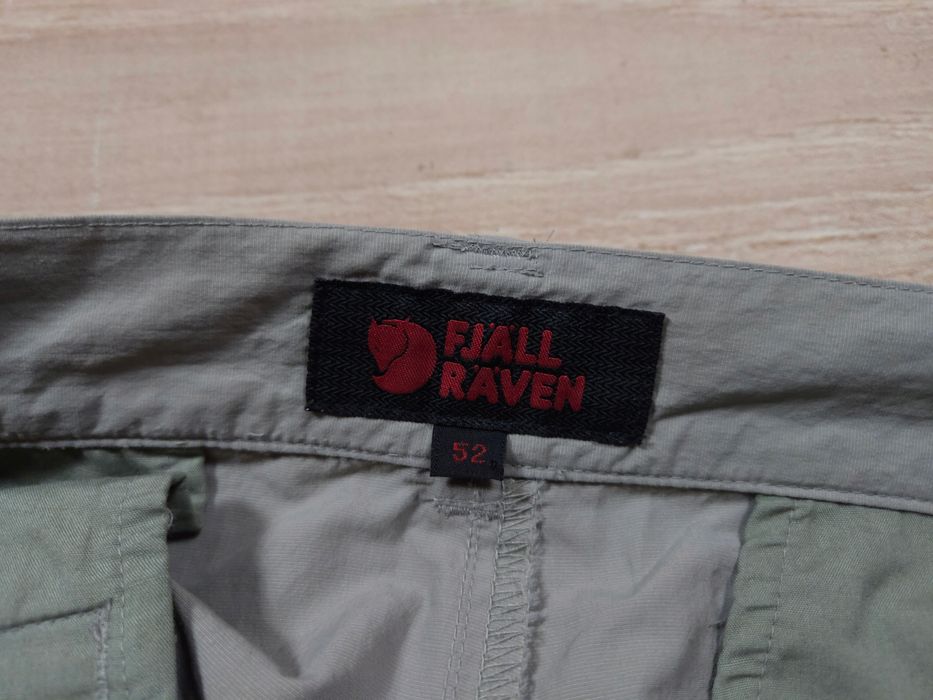 FJALLRAVEN Spodenki Cargo Beżowe Logowane r. 52