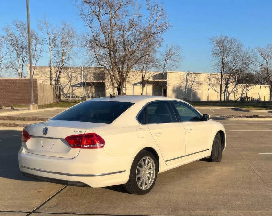 Volkswagen Passat      2014